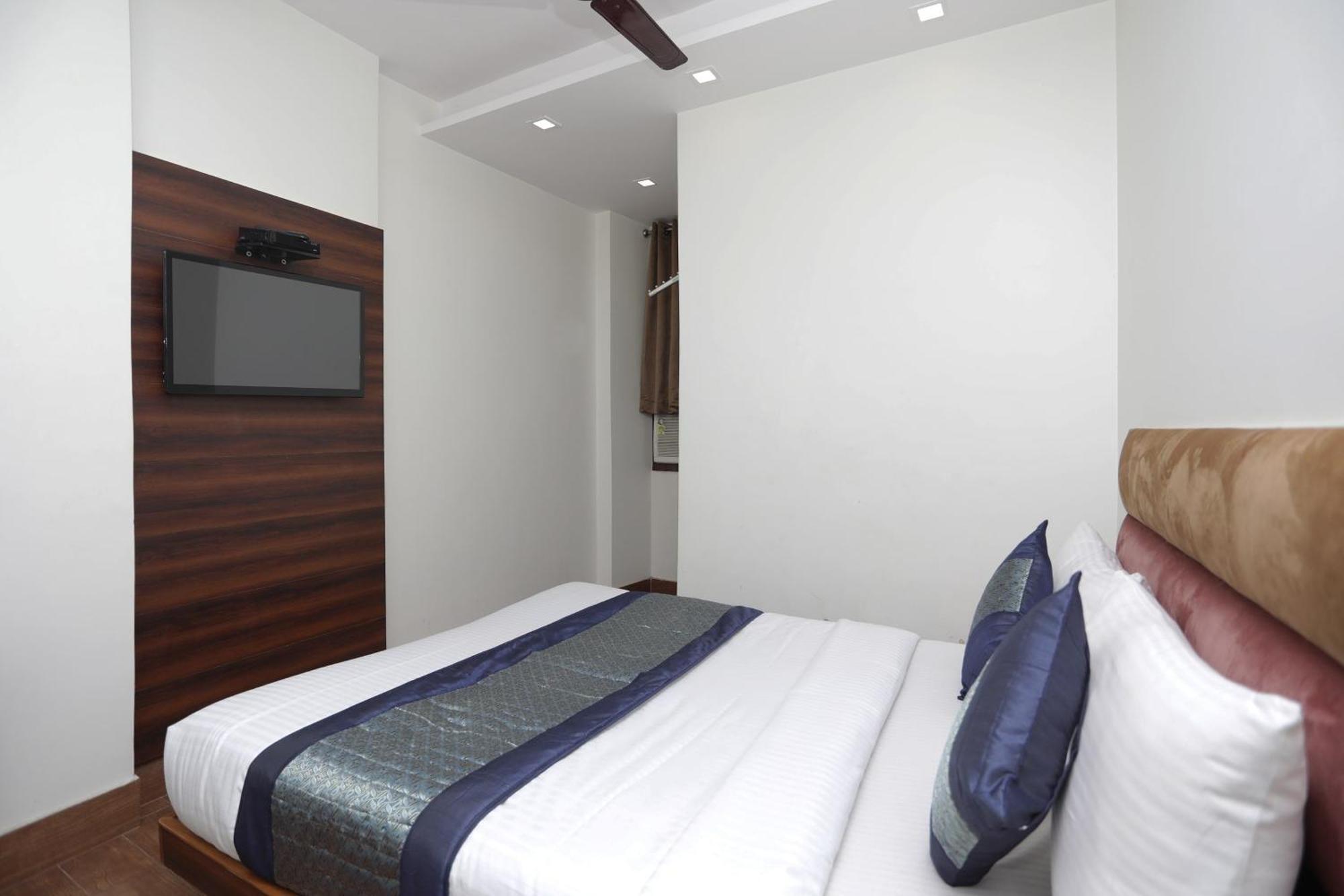 דלהי Hotel O Sun Palace מראה חיצוני תמונה